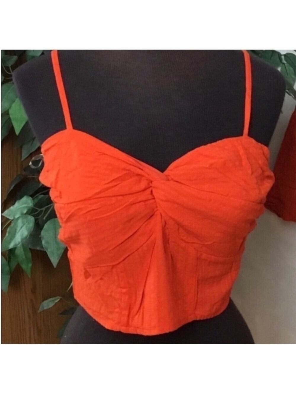 SO twisted front cropped top Woman’s Juniors XXL spicy orange color